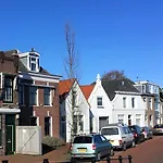 De Kapiteinshut Aan De Rivier Met Xl Ligbad En Sauna レッケルケルク
