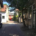 アパート De Kapiteinshut Aan De Rivier Met Xl Ligbad En Sauna