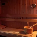 アパート De Kapiteinshut Aan De Rivier Met Xl Ligbad En Sauna