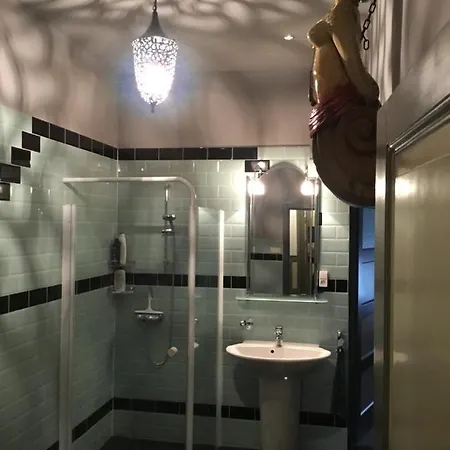 De Kapiteinshut Aan De Rivier Met Xl Ligbad En Sauna