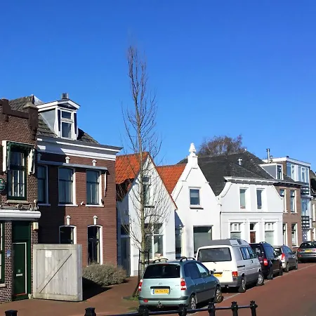 De Kapiteinshut Aan De Rivier Met Xl Ligbad En Sauna Lekkerkerk