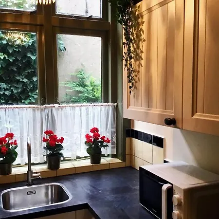 De Kapiteinshut Aan De Rivier Met Xl Ligbad En Sauna