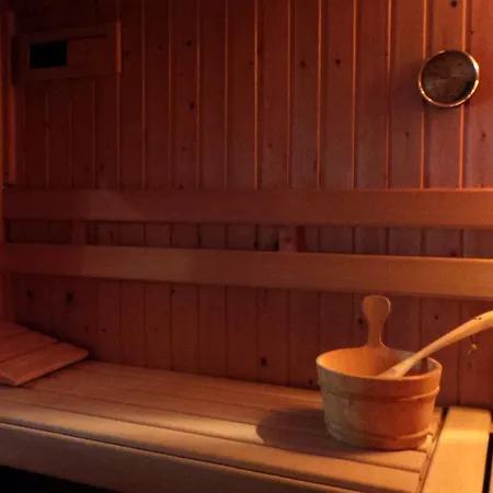 Apartment De Kapiteinshut Aan De Rivier Met Xl Ligbad En Sauna