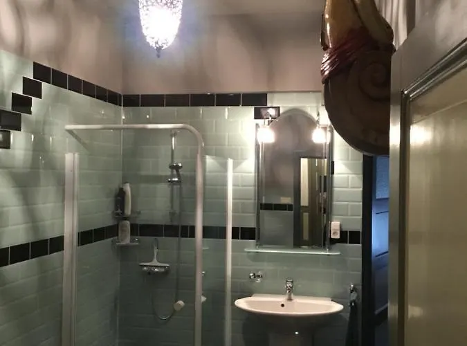 De Kapiteinshut Aan De Rivier Met Xl Ligbad En Sauna