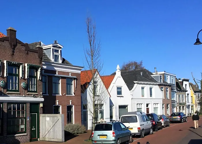 De Kapiteinshut Aan De Rivier Met Xl Ligbad En Sauna Lekkerkerk