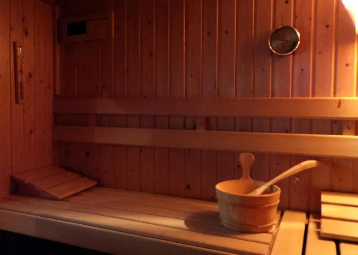 Apartamento De Kapiteinshut Aan De Rivier Met Xl Ligbad En Sauna