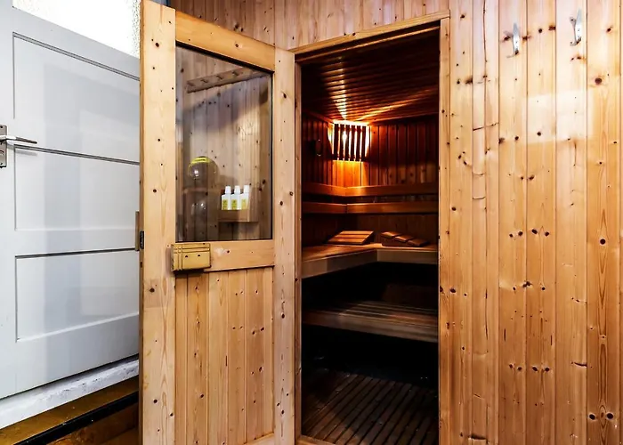 De Kapiteinshut Aan De Rivier Met Xl Ligbad En Sauna Daire *